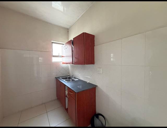 375M² WAREHOUSE TO LET IN HALFWAY HOUSE